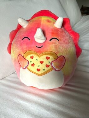 SQUISHMALLOWS Trinity the Triceratops, Heart Pizza, Valentine’s Squad 9”, Plush